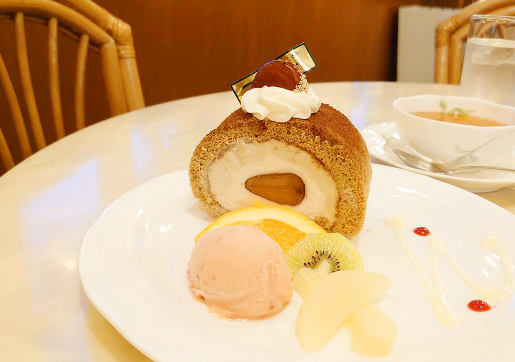 旬のロールケーキ